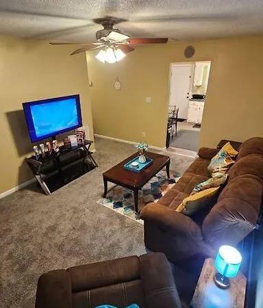 Cozy 2Br Sleeps 6 Near Ecu Stadium And Hospital Greenville Exterior photo