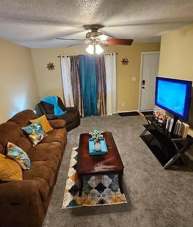 Cozy 2Br Sleeps 6 Near Ecu Stadium And Hospital Greenville Exterior photo
